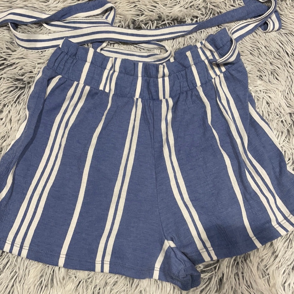 Rue 21 tie waist striped shorts